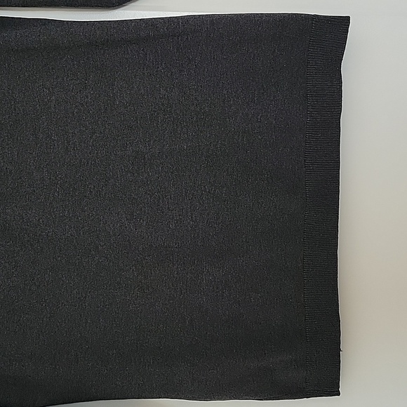 Nwt NEW YORK & COMPANY GREY TWIST FRONT 3/4 SLEEVE SILK TOP SMALL - Picture 5 of 13